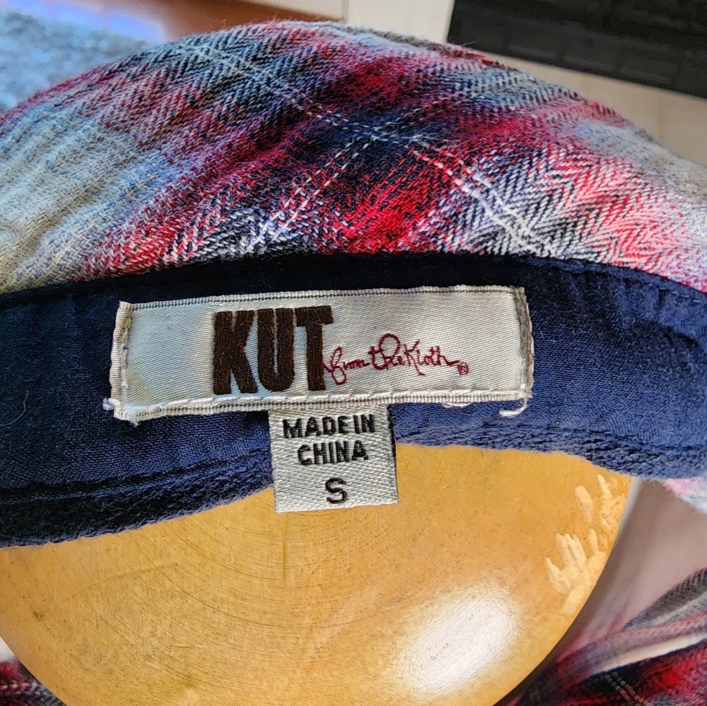 KUT from the kloth WESTERN STYLE BUTTON DOWN SZ SMALL - Picture 3 of 3
